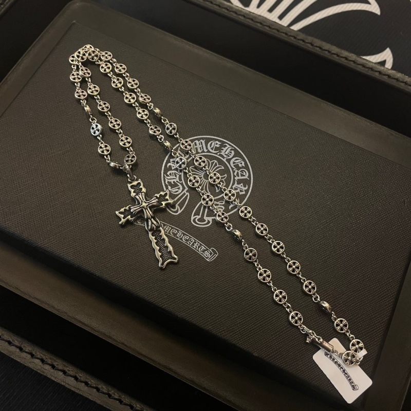 Ch**me He**ts necklaces